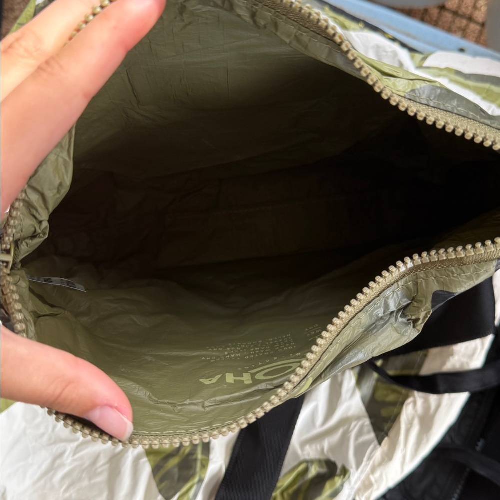 Aloha Collection Pouch - Picture 3 of 3